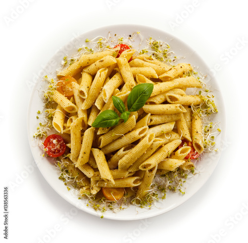 Penne, pesto sauce and vegetables 