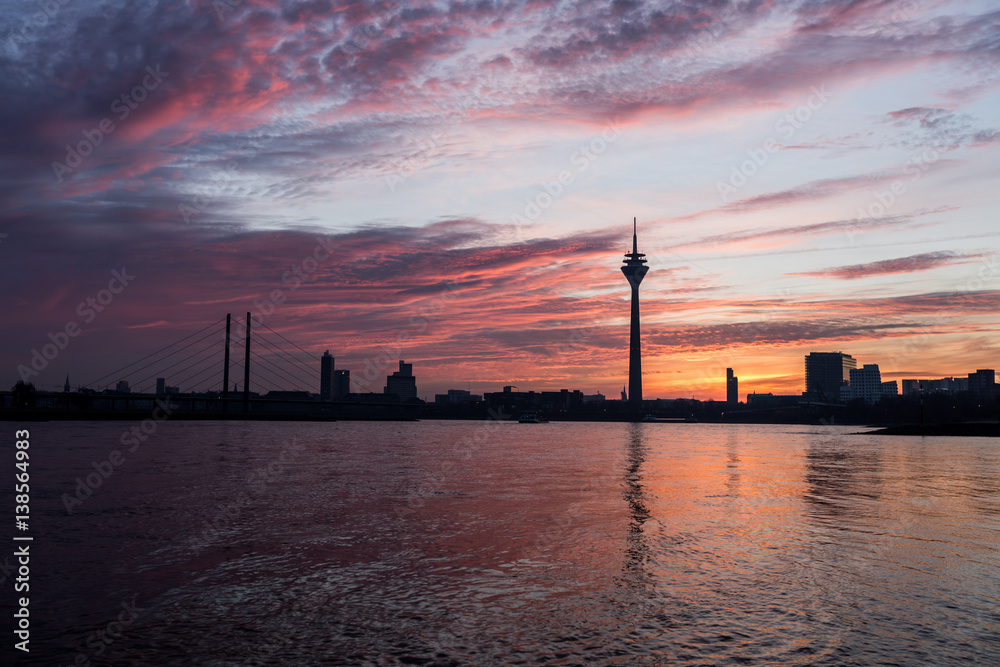 Skyline Düsseldorf am Morgen
