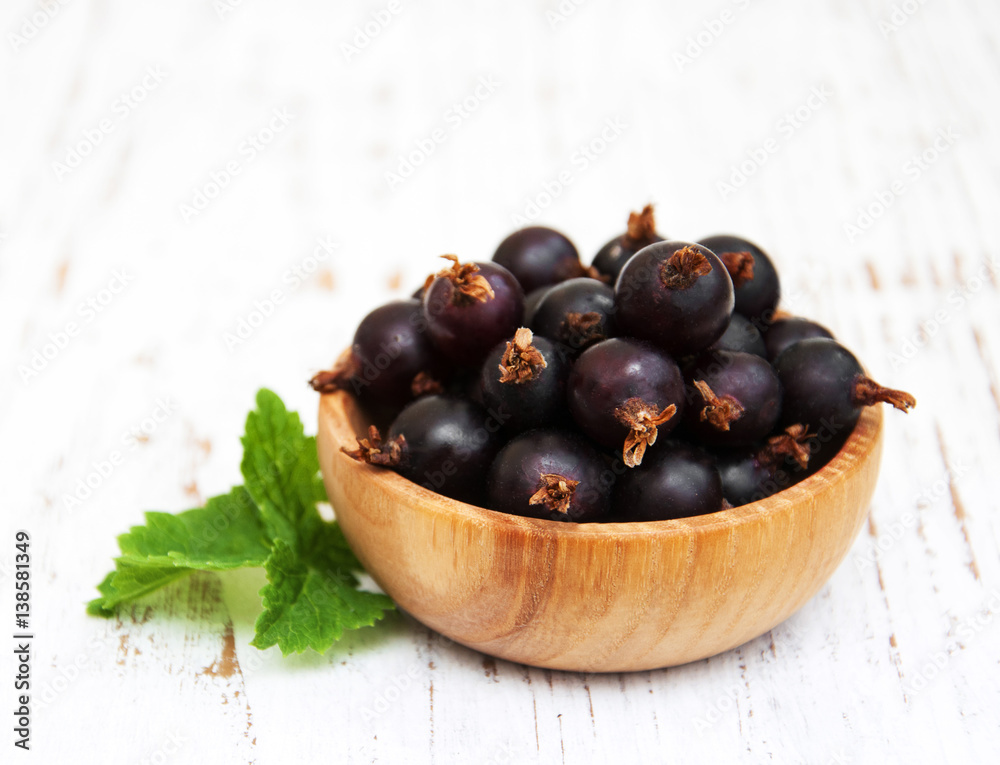 Bowl with black currant Bowl with black currant