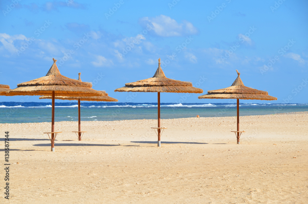 Beach in Marsa Alam, Egypt - obrazy, fototapety, plakaty 
