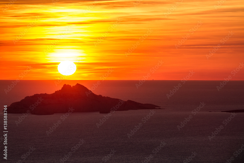 Coucher de soleil sur l'archipel du Riou