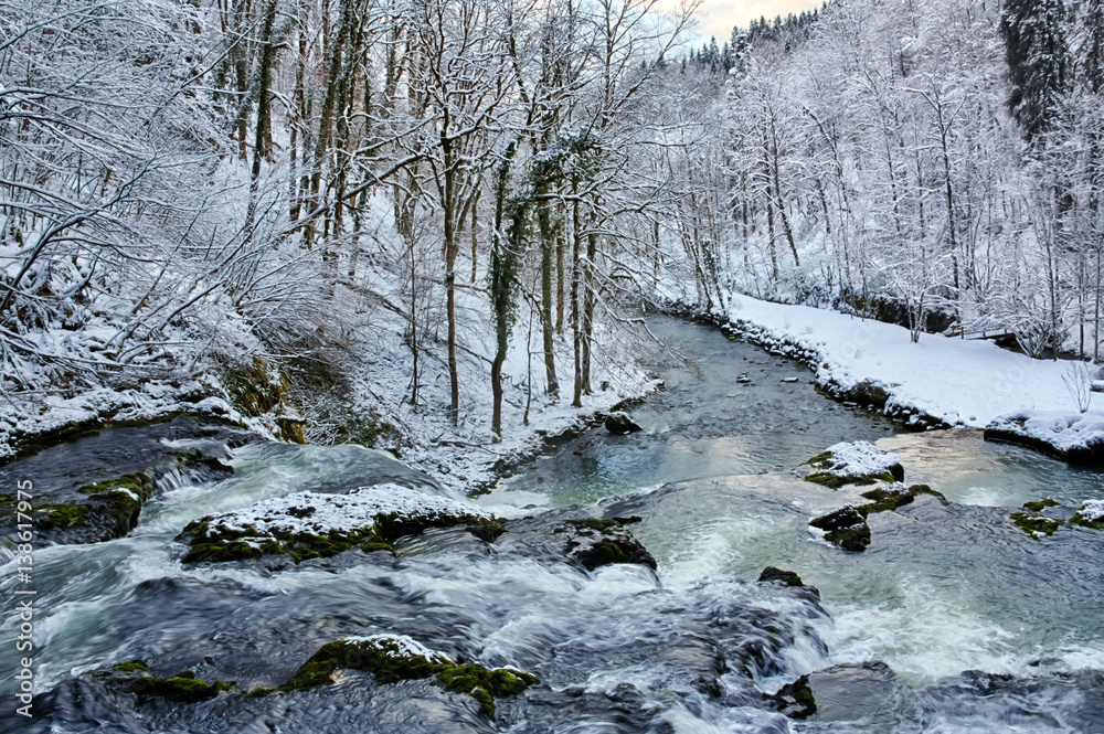 Source du Lison à Nans-sous-Sainte-Anne en hiver Source du Lison à Nans-sous-Sainte-Anne en hiver