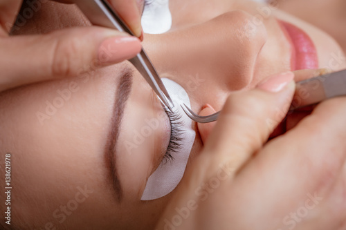 Procedure Eyelashes Extension