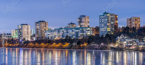 Photography Bostäderna vid Järla sjö med sin unika arkitektur och AGA fyren på bryggan 19/19