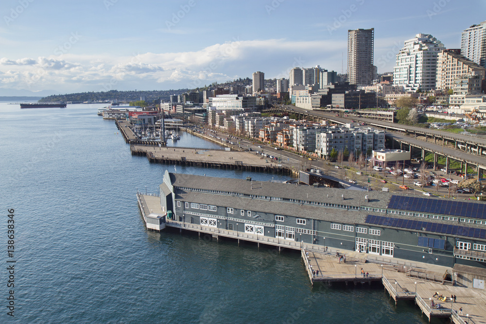 Obraz premium Seattle harbor from high up