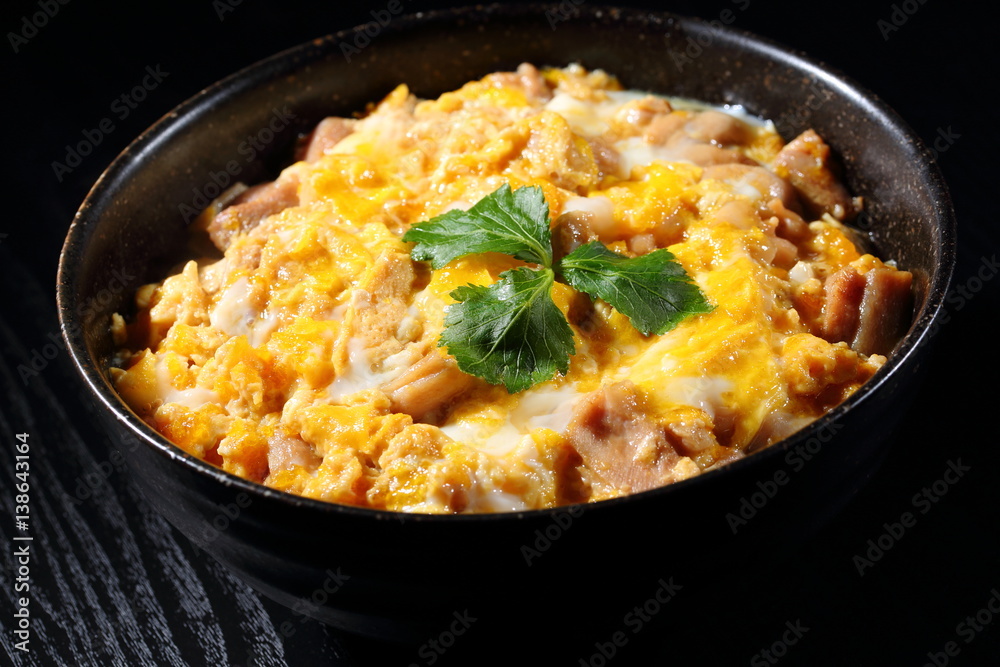 親子丼  Chicken and egg rice bowl