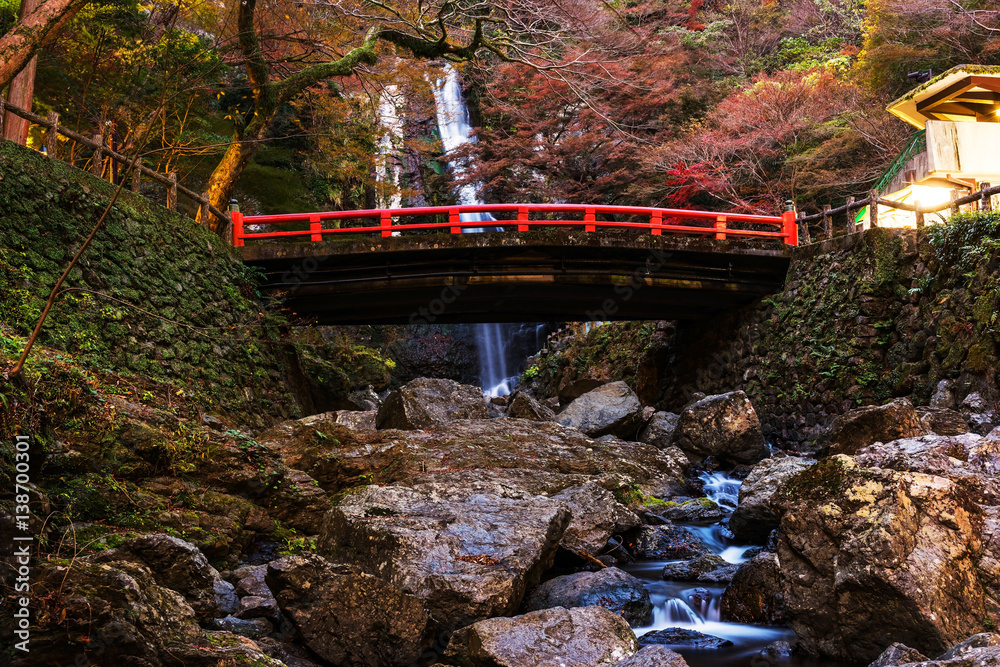 Obraz premium Minoo waterfall autumn, Osaka