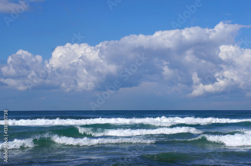 Fototapeta Naklejka Na Ścianę i Meble -  waves of the sea and sky