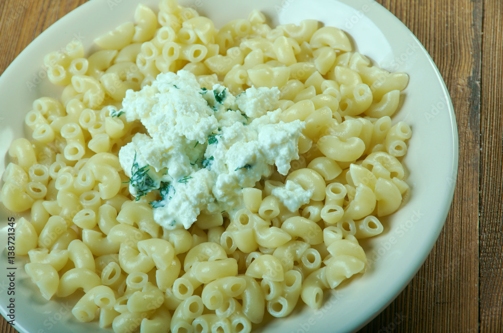 Pasta con crema di ricotta Pasta con crema di ricotta