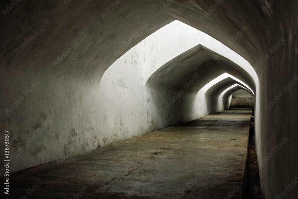 white-black tunnel white-black tunnel
