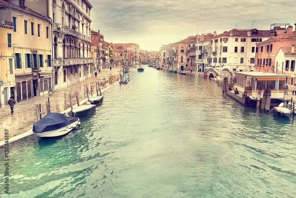 Obraz premium Canal with gondolas in Venice, night view, Italy