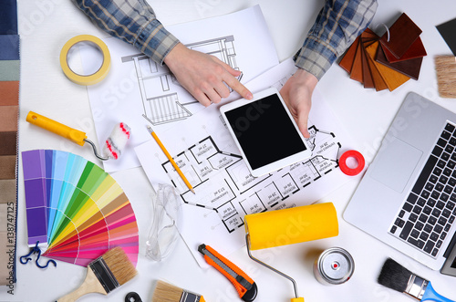 Decorator using a digital t...