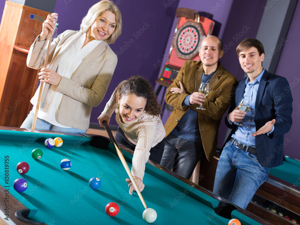 Fototapeta premium people having pool game