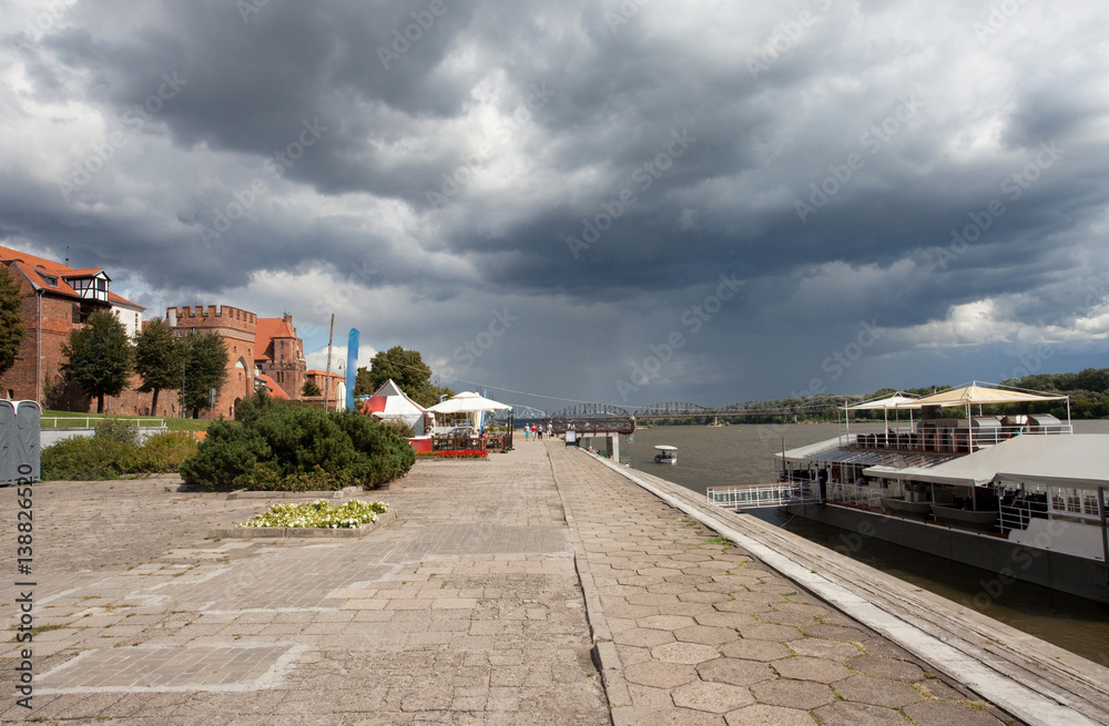 Bulwar Filadelfijski nad Wisłą, Toruń, Polska 