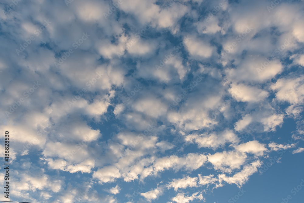 Obraz premium blue sky with cloud before sunset