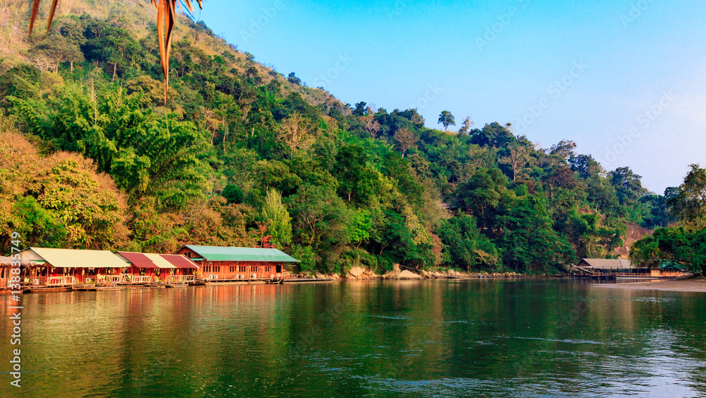 Obraz premium House on the river. River Kwai in Thailand