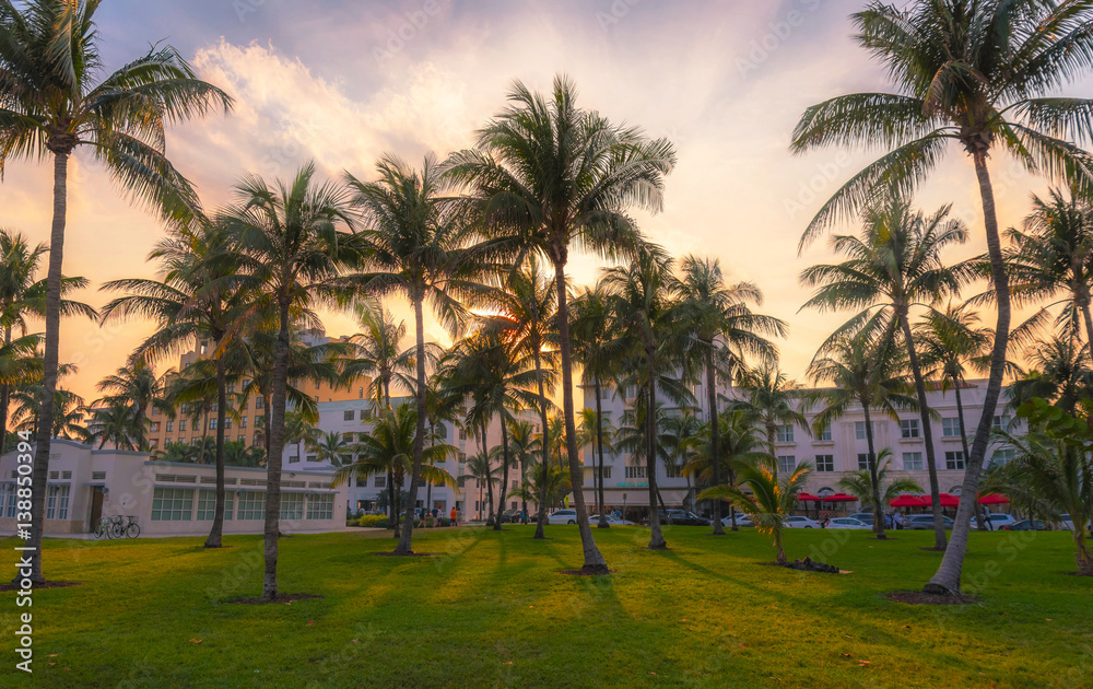 Ocean Drive, Lummus Park at Miami beach, 