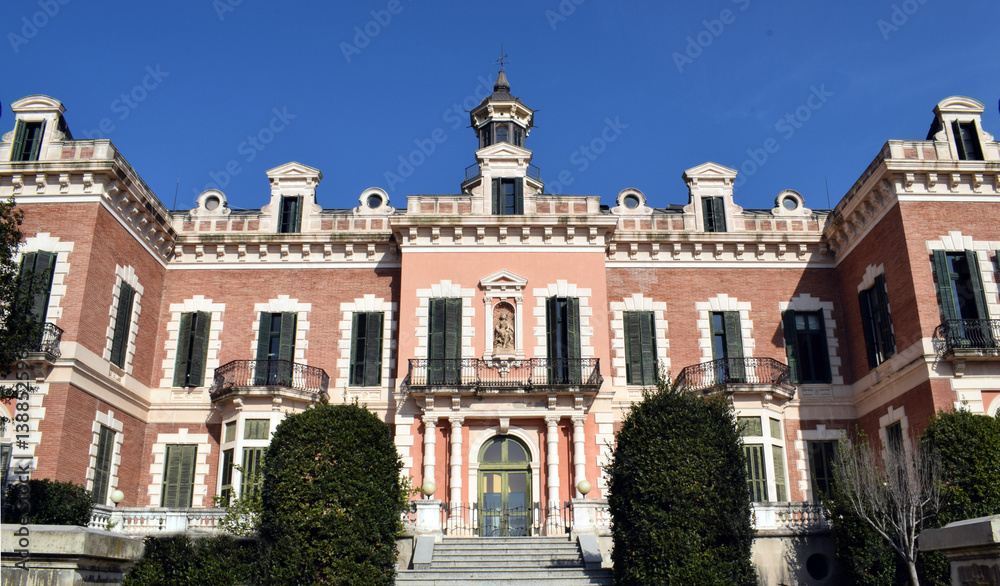 Obraz premium Arquitectura grandes edificios antiguos