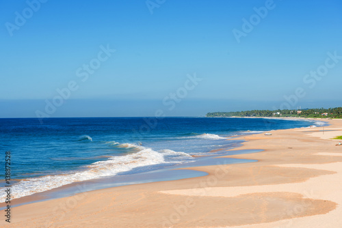 landscape of the Indian Ocean in Sri Lanka © ksena32