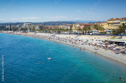 Fototapeta Naklejka Na Ścianę i Meble -  Azure water and the beach in Nice