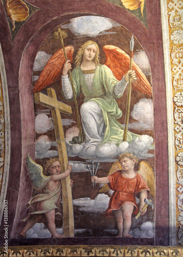 angeli con gli strumenti della Passione; affresco di Bernardino Luini, Chiesa di San Maurizio, Milano