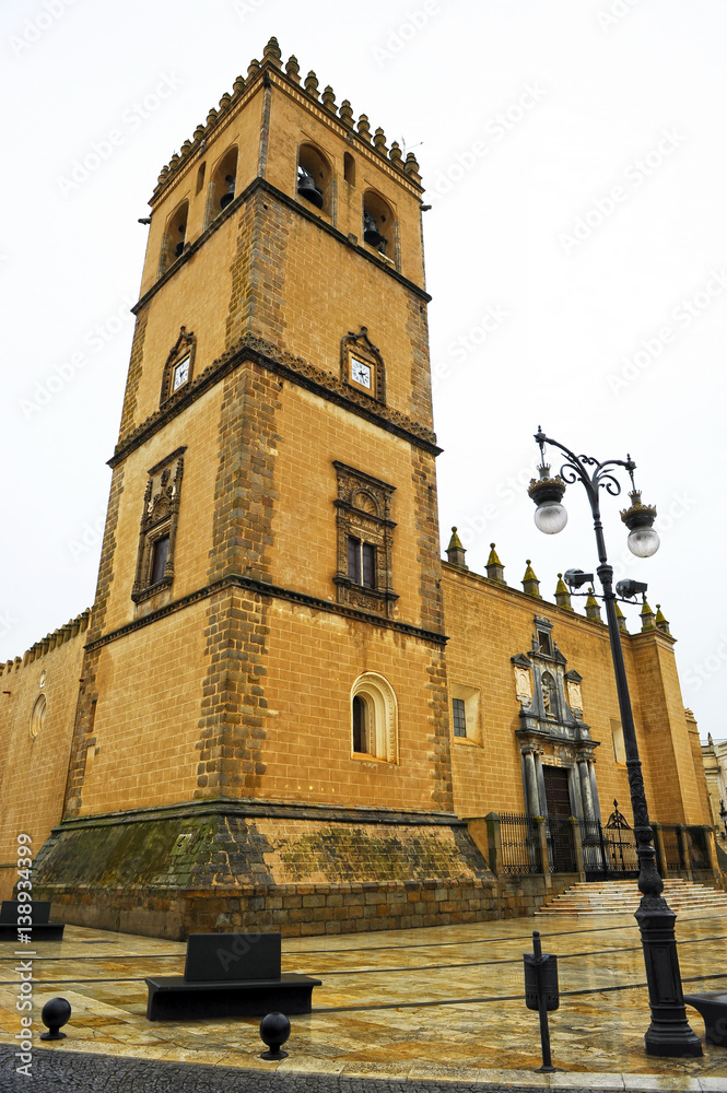Obraz premium Torre de la catedral de Badajoz, Extremadura, España