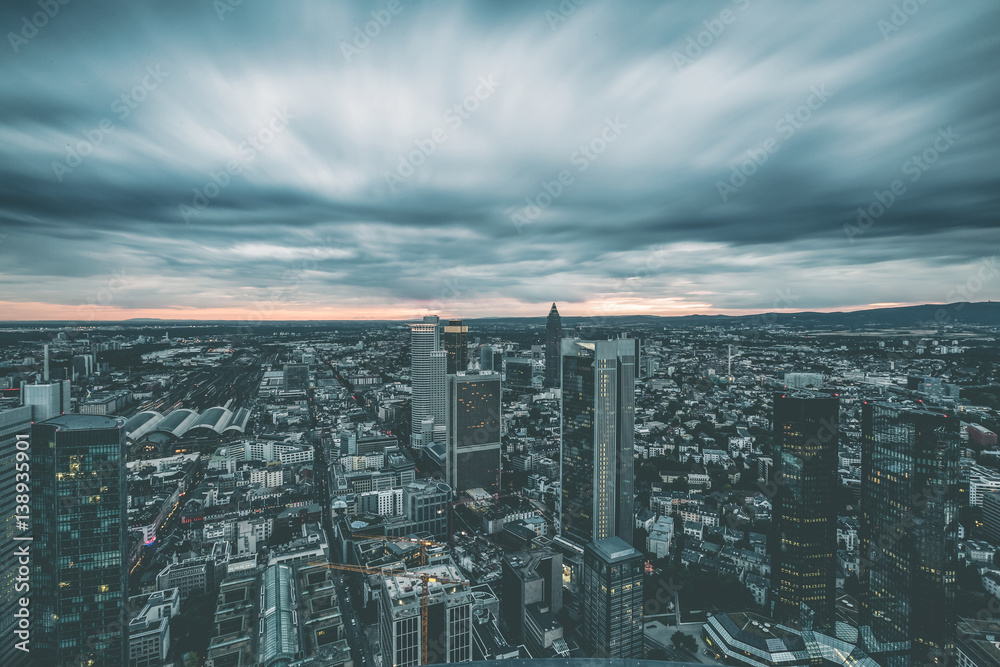Fototapeta premium Epic Evening Scenery - Frankfurt