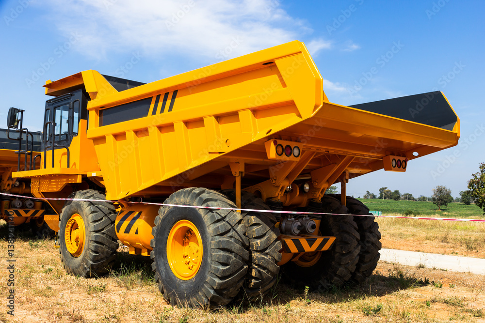 Obraz premium Dump truck