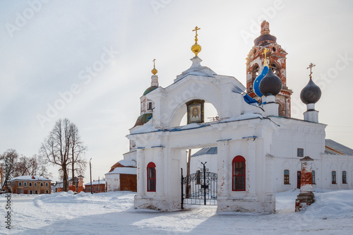 Главные ворота к храмовому комплексу в селе Николо-Погост Нижегородской области