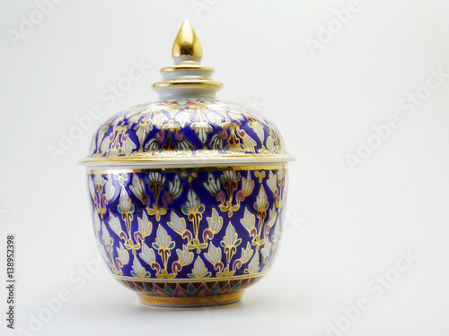 Benjarong is a jar, club.A traditional Thai five-colored famous porcelain in the Rattanakosin period.