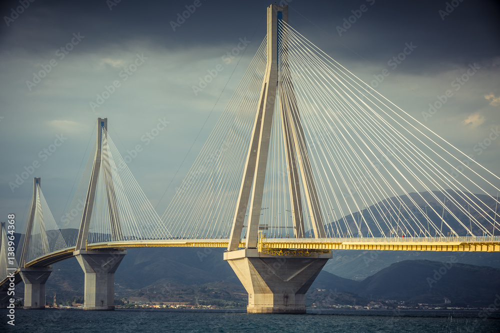 Obraz premium Rio-Antirrio Bridge (Charilaos Trikoupis) in Patras
