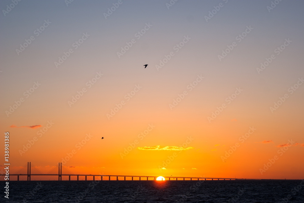 Sonnenuntergang vor der Öresundbrücke Sonnenuntergang vor der Öresundbrücke