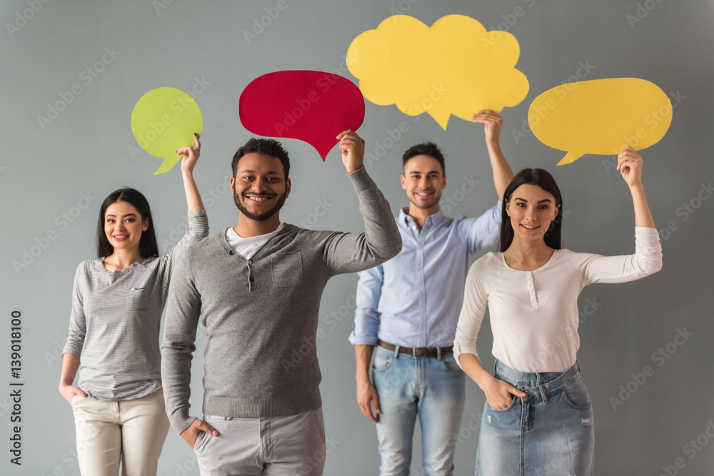 Naklejka premium Young people with speech bubble