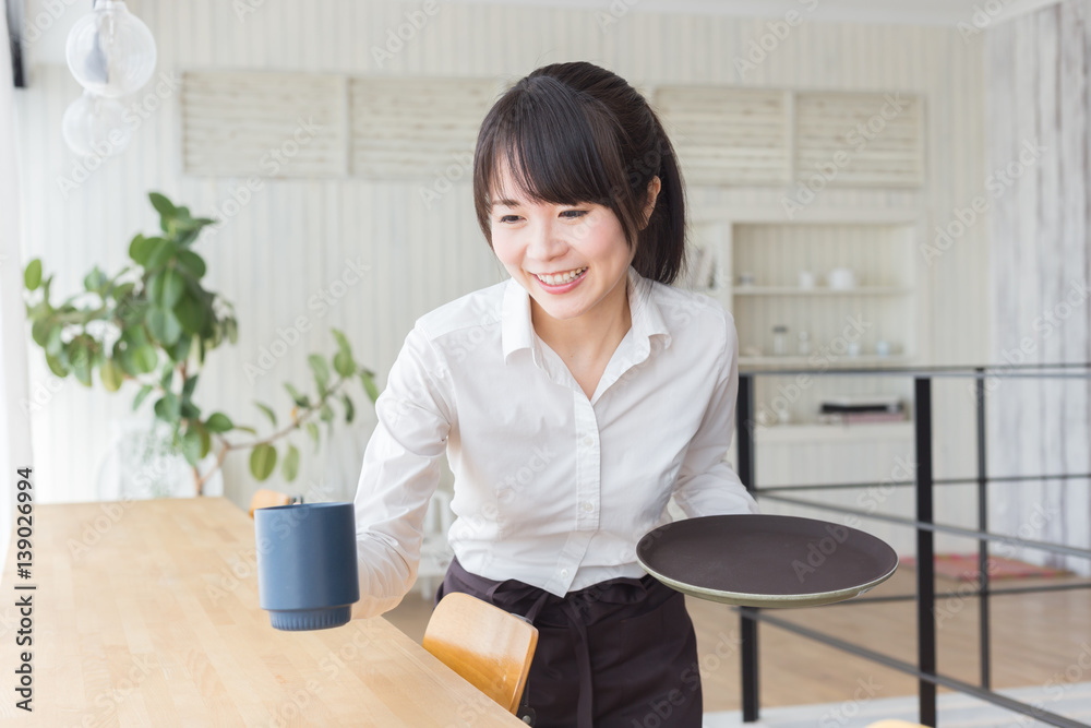 カフェ店員 カフェ店員