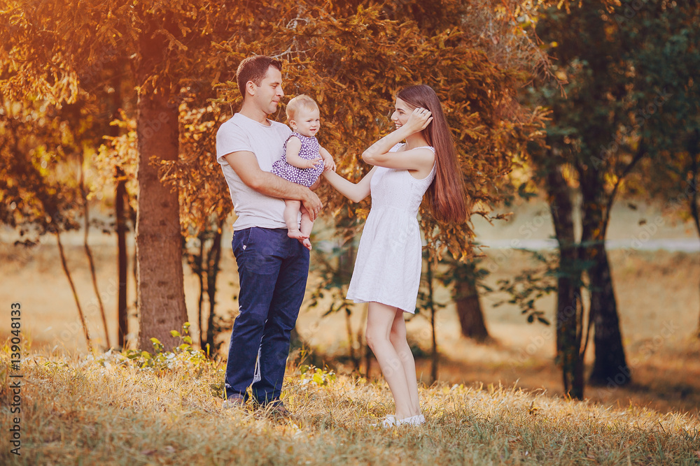 Fototapeta premium rodzina w parku