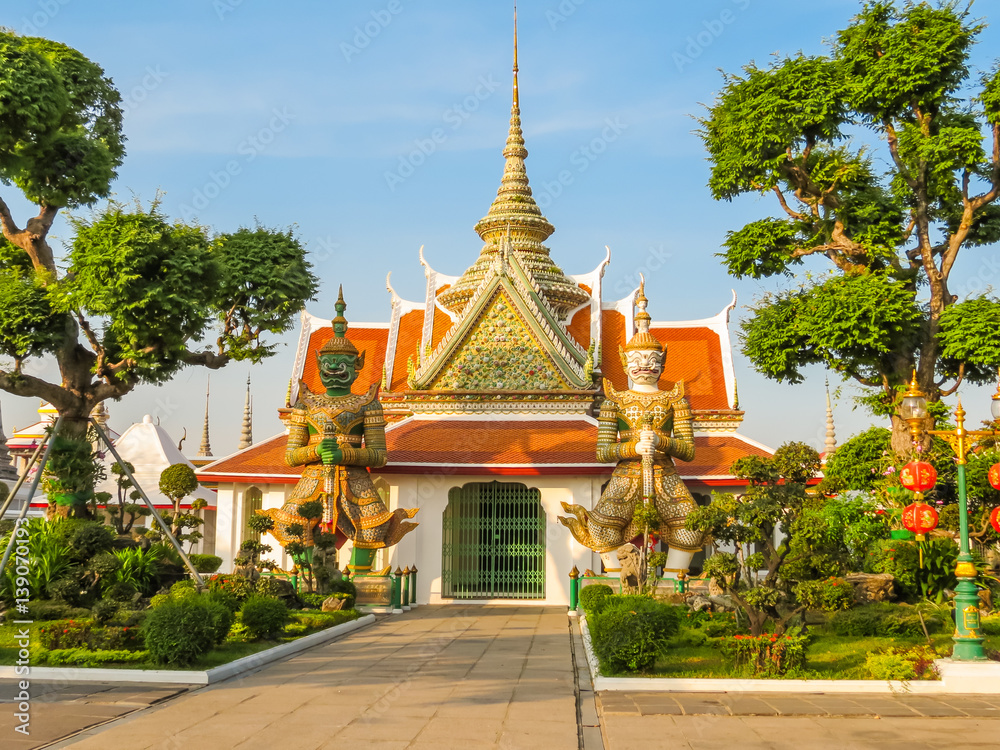 Φωτογραφία Wat Arun Temple at sunrise., Bangkok, Thailand