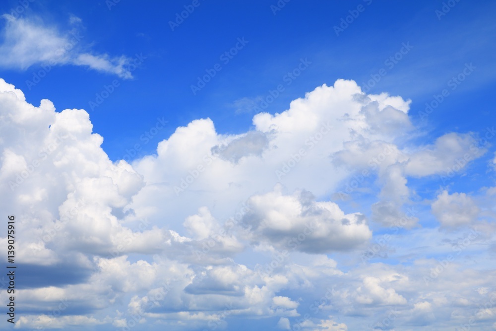 Obraz premium blue sky and white cloud beautiful colorful in nature with copy space for add text