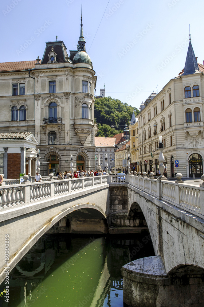 Ljubljana, Tromostovje (Three Bridges, Plecnik) over river Ljubl