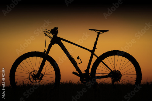 Bike im Sonnenuntergang