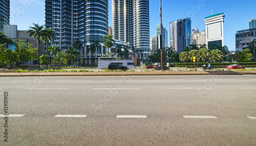 Canvas Print Empty asphalt road and modern buildings in Kuala Lumpur,Malaysia.