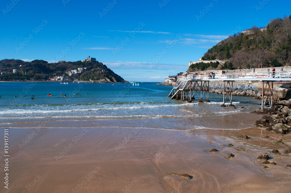 Donostia-San Sebastian, Paesi Baschi, Spagna: la spiaggia di La Concha, vista panoramica