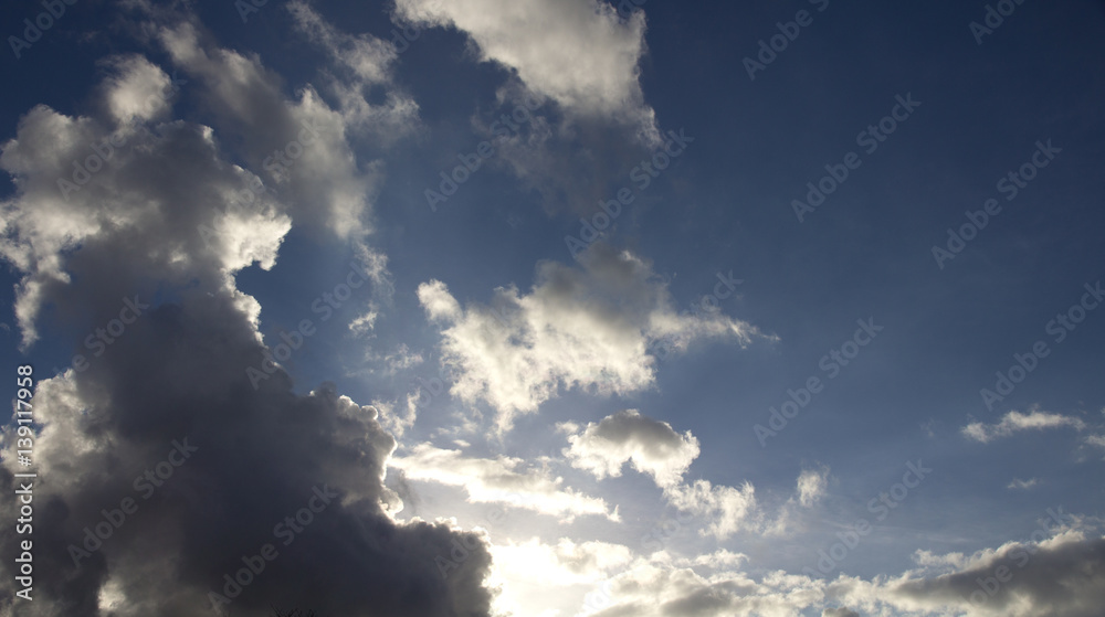Obraz premium dark clouds and sun light