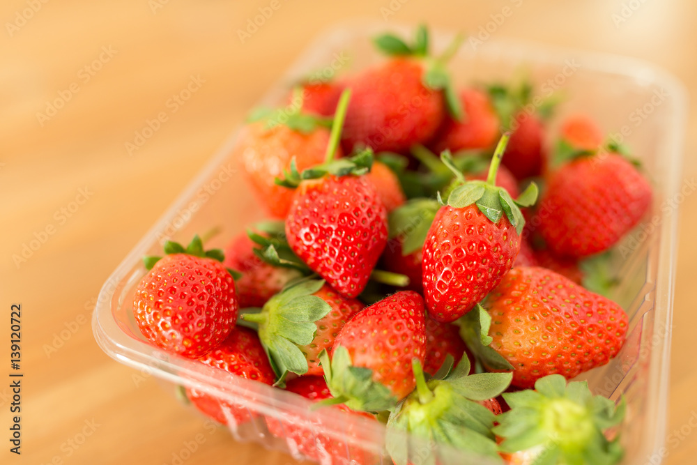 Fresh Strawberry in packing Fresh Strawberry in packing