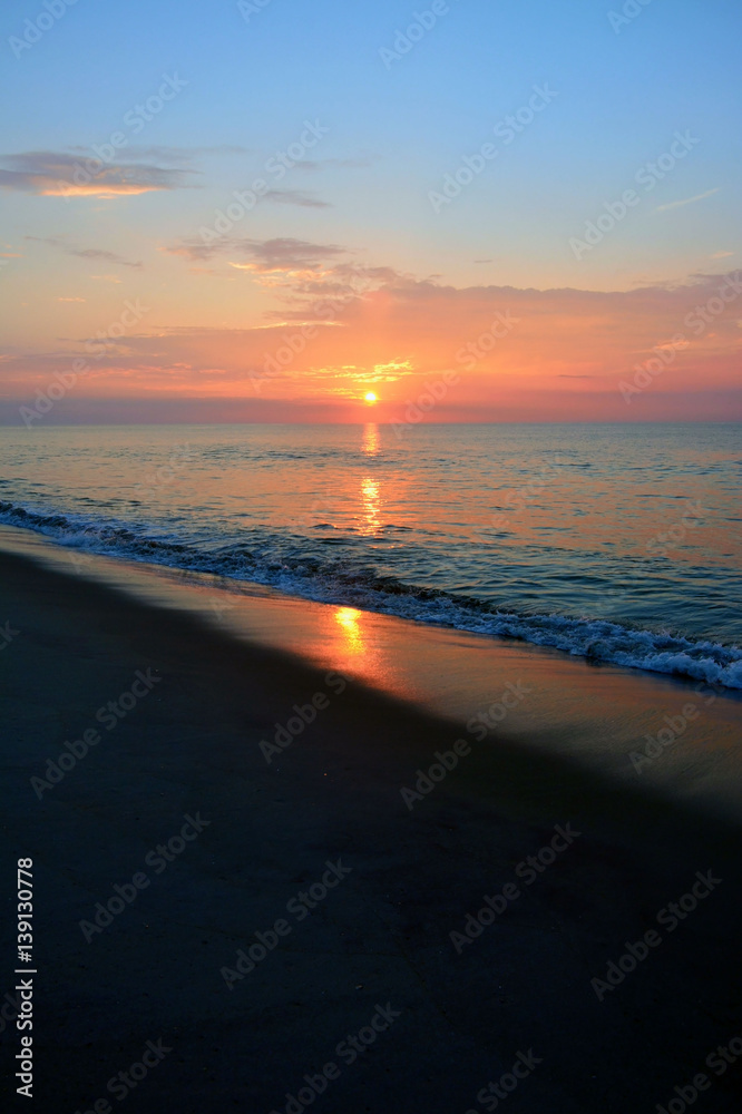 Fototapeta premium Summertime Seashore Sunrise
