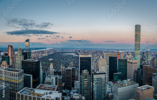 Fototapeta Naklejka Na Ścianę i Meble -  Panoramic aerial view of Manhattan and Central Park at sunset - New York, USA