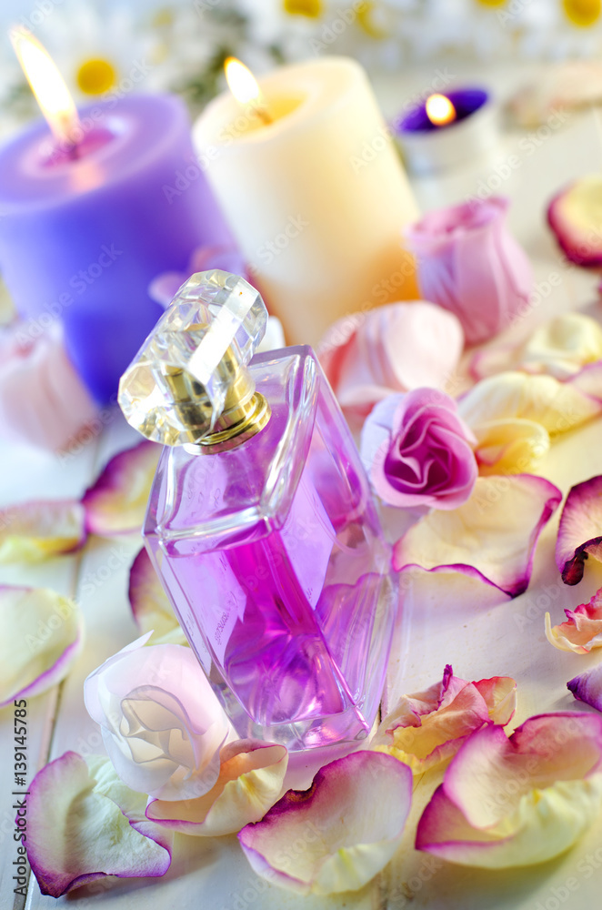 perfume with a floral aroma perfume with a floral aroma