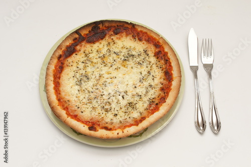 Pizza piecona w piecu kamiennym