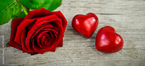 Muttertag-Liebe-Rose-Herz-Valentinstag