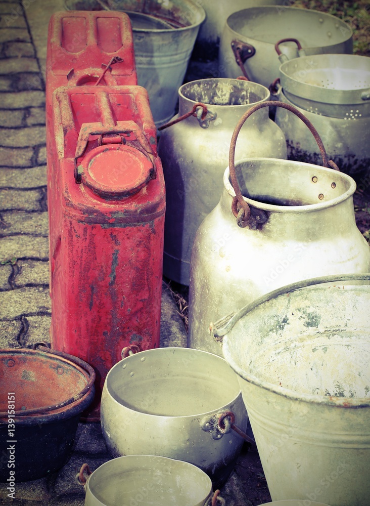 deposit of a junk shop with old aluminum container and an ancien Stock ...