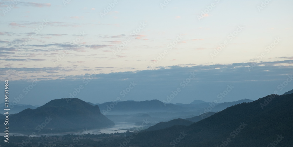 Fototapeta premium Beautiful Landscape of Mountains and mekong river